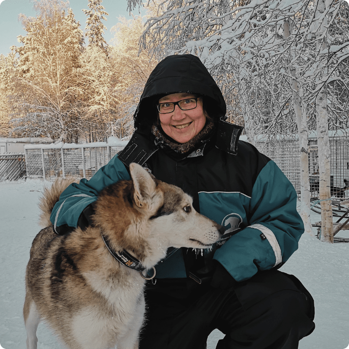 Karin Kapeller mit Hund - Pflege Kapeller